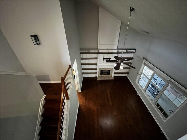 Building Photo - 2258 St Albans Pl