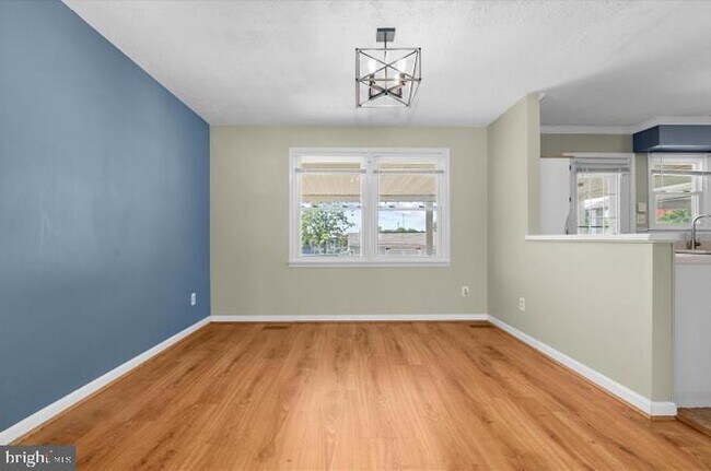 Building Photo - 1268 Delbert Ave