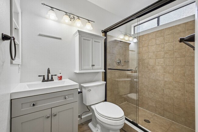 Building Photo - Modern 2 Bed / 2 Bath Condo with Private Patio in Desirable Le Parc Community – Chino Hills