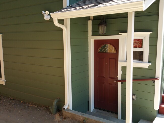 Your private entrance - 2206 Lincoln Ave