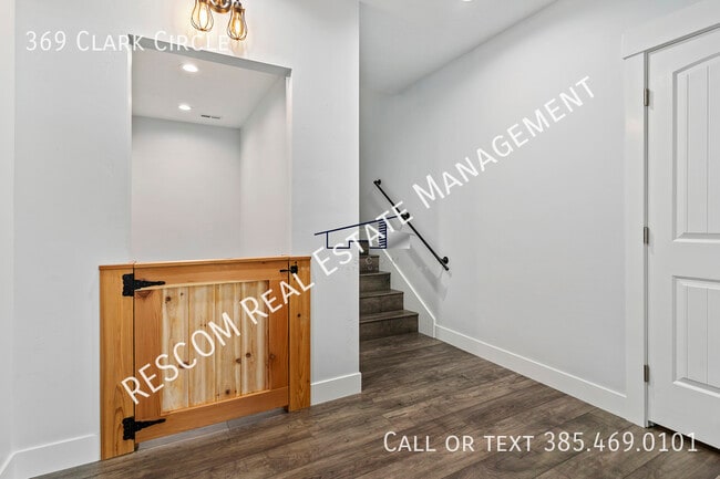 Building Photo - 369 Clark Cir