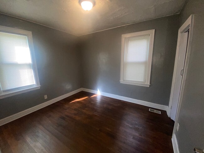 Building Photo - 3831 Waverly St