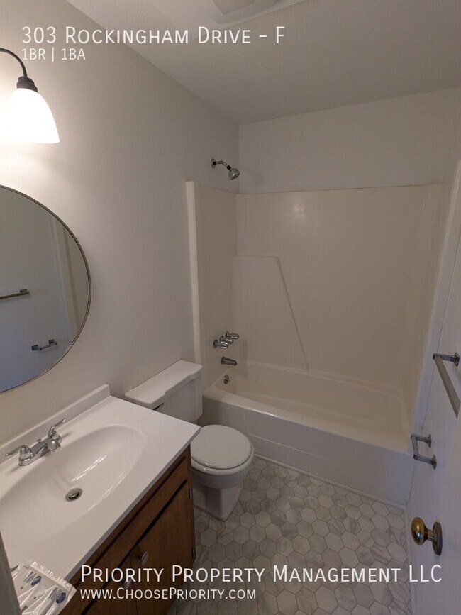 Building Photo - 303 Rockingham Dr