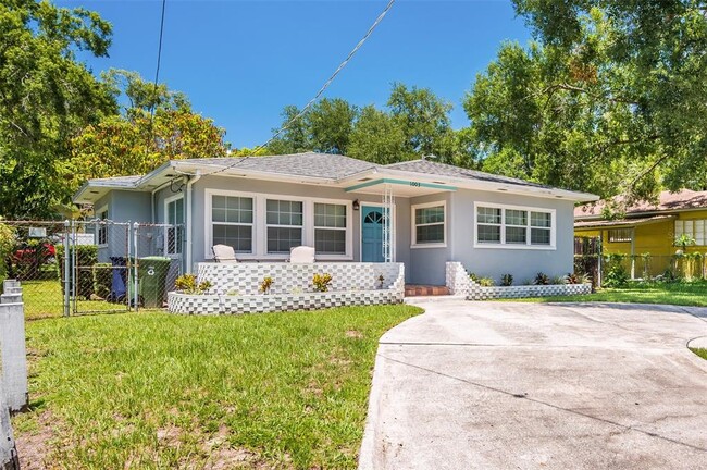Building Photo - 1003 W Columbus Dr