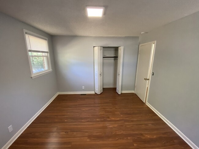 Building Photo - 3232 Hinkle Dr