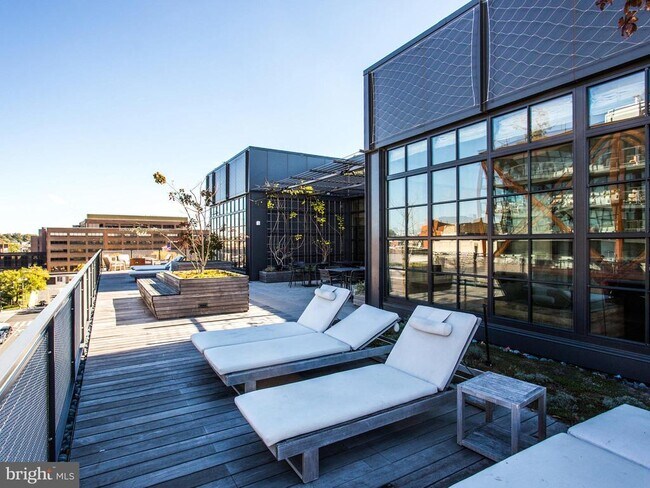 Building Photo - 2030 8th St NW