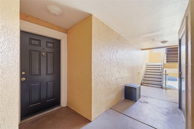 Building Photo - 5447 Vineland Rd