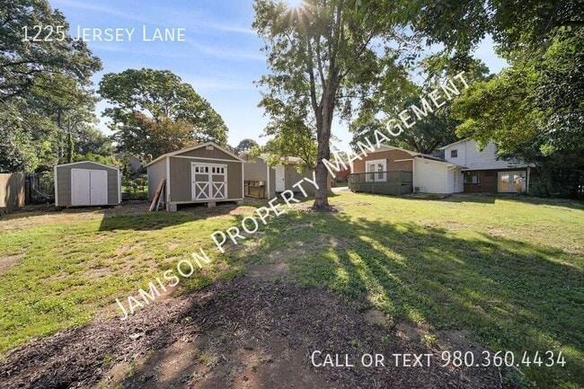 Building Photo - 1225 Jersey Ln