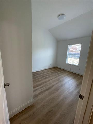 Building Photo - 2049 Sunny Side Dr