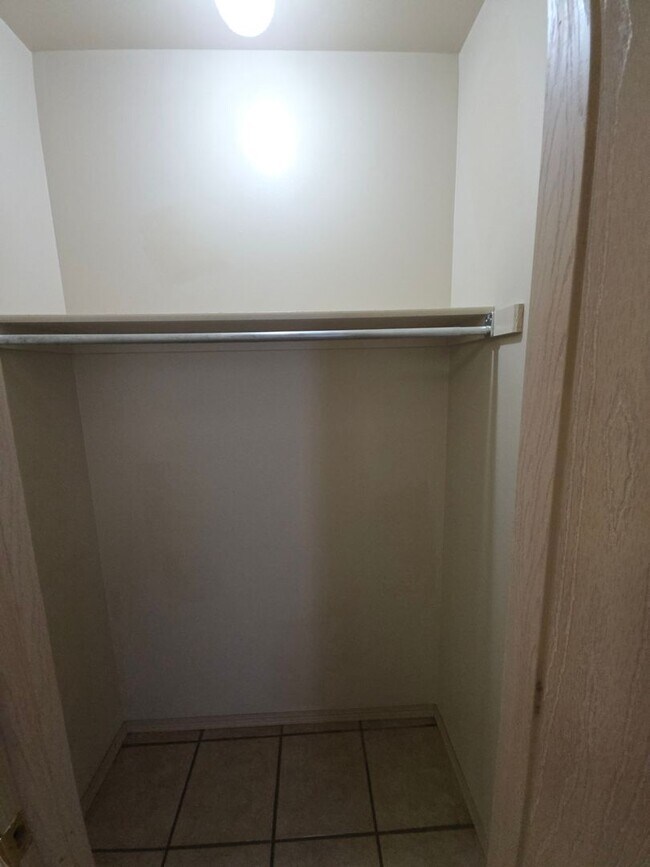 Building Photo - 705 E J St