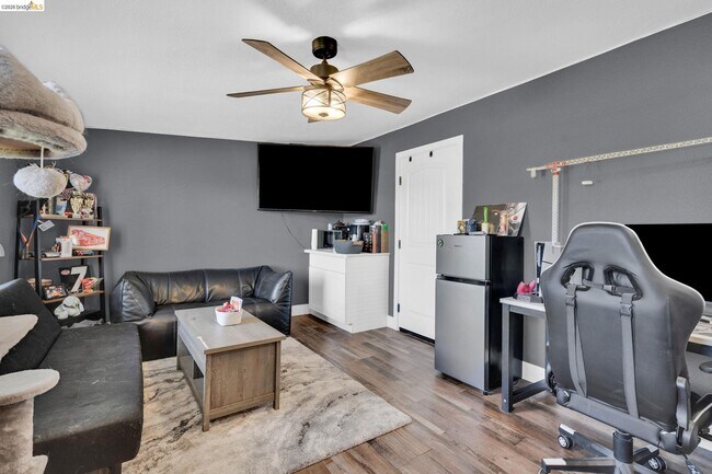 Building Photo - 59 Old Stagecoach Rd