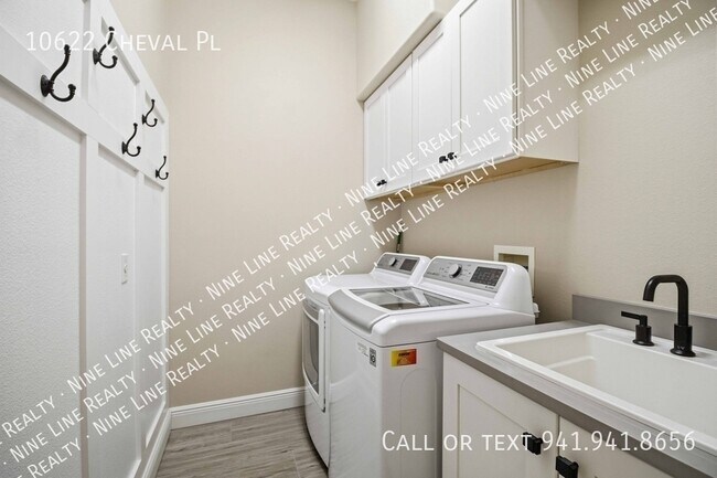 Building Photo - 10622 Cheval Pl