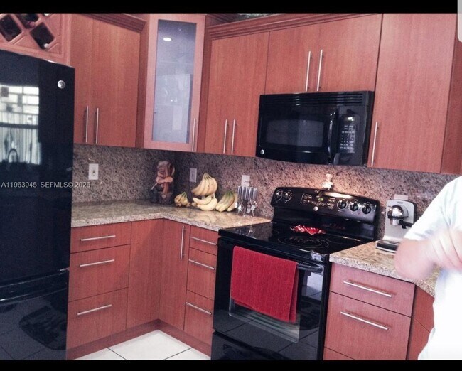 Building Photo - 730 NW 123rd Ave