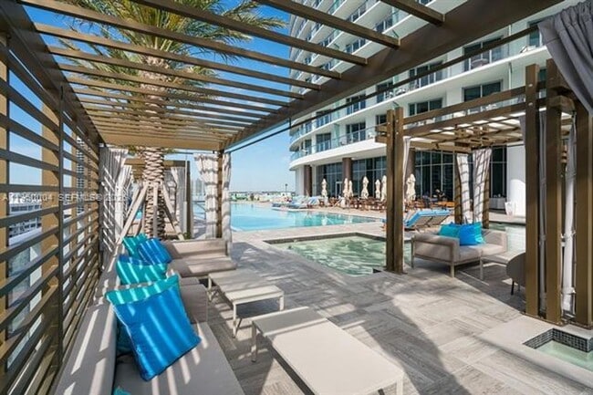 Building Photo - 4111 S Ocean Dr