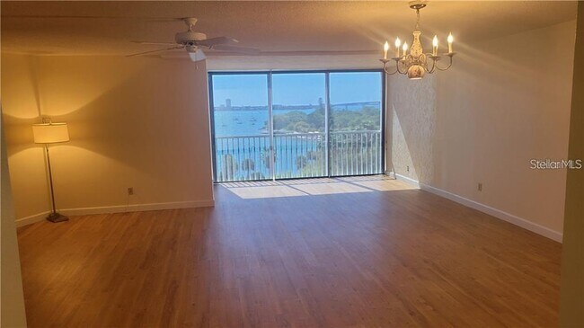 Building Photo - 435 S Gulfstream Ave