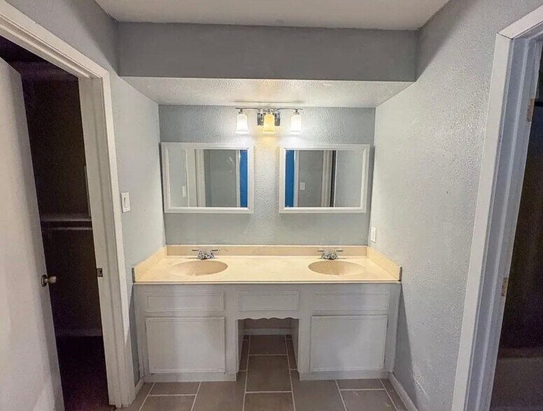 Building Photo - 18 Sutterfield Ln