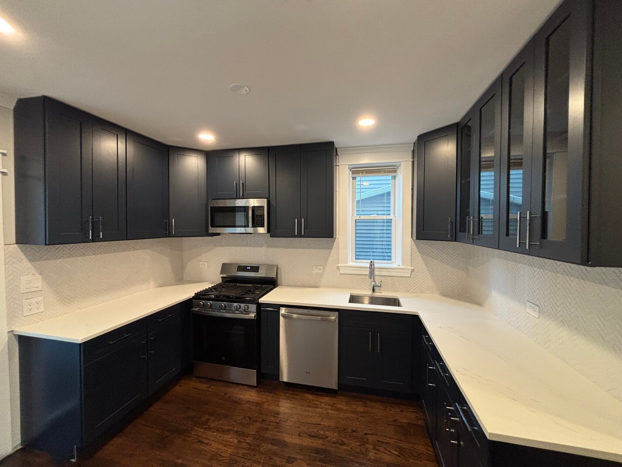Kitchen - 4317 N Ashland Ave