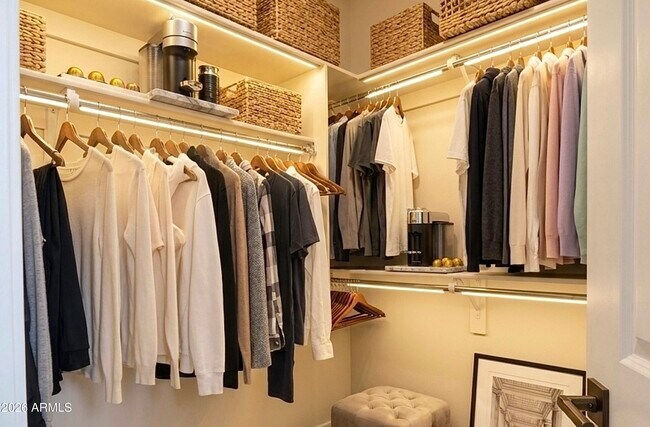 Building Photo - 10757 N 74th St