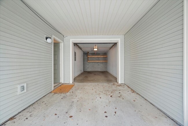 Building Photo - 243 Carron St