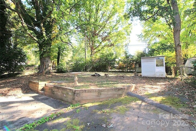 Building Photo - 3517 Carlyle Dr
