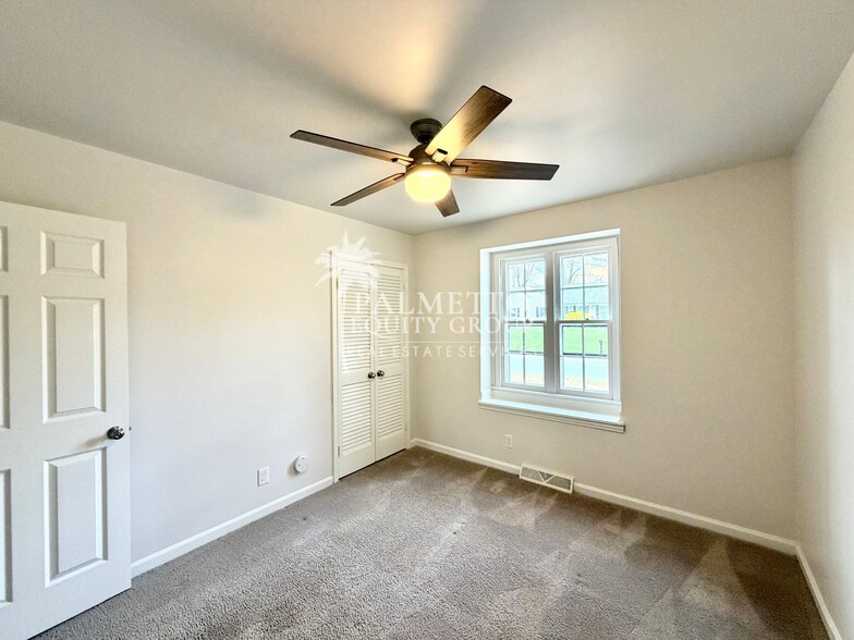 Building Photo - 2210 Waynick St