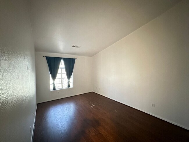 Building Photo - SPRING VALLEY RANCH