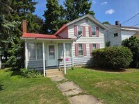 Building Photo - 112 E Plum St