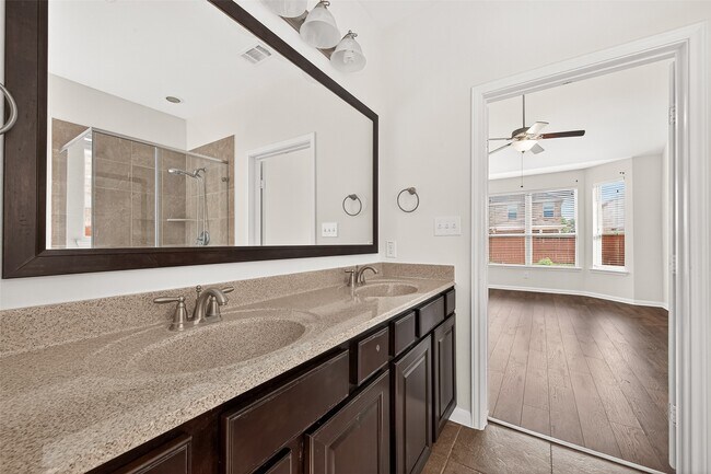 Building Photo - 17415 Sandalisle Ln