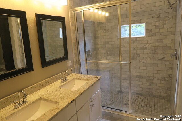 Building Photo - 430 E French Pl