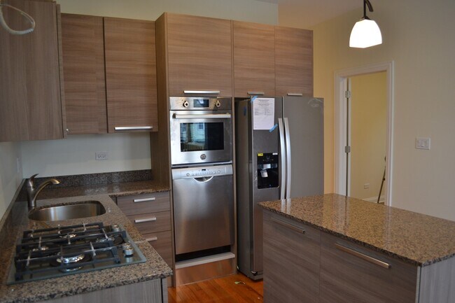 Building Photo - 4030 W Kamerling Ave