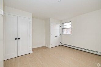 Building Photo - 921 Tyson Ave