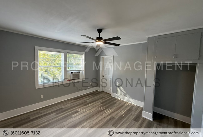 Building Photo - Fantastic on Fayette