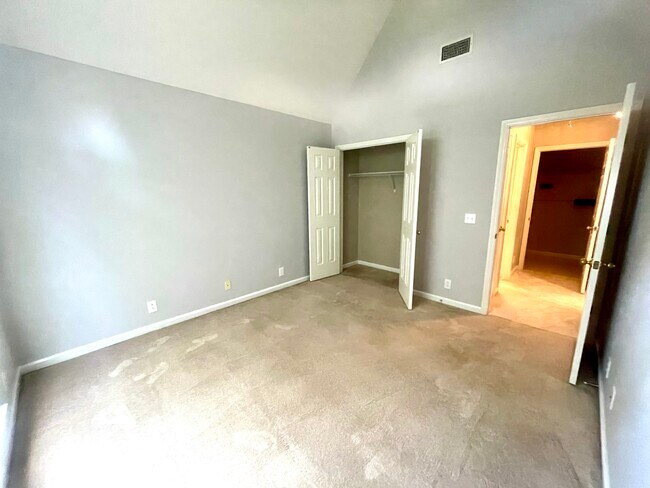 Nice sized closet - 1946 Black Fox Xing