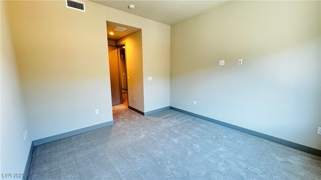 Building Photo - 26 Promenade Isle Ln