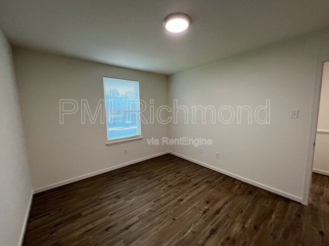 Building Photo - 1901 Beaver Rd