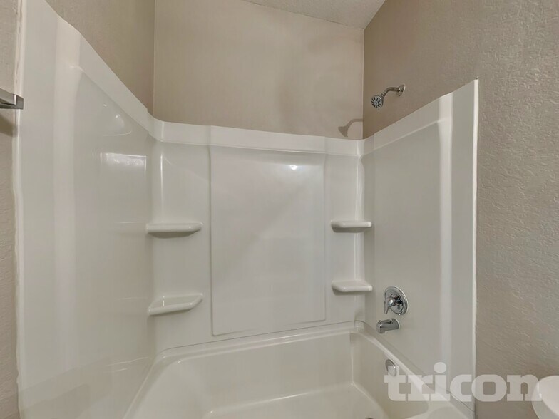 Building Photo - 6615 Port Elizabeth