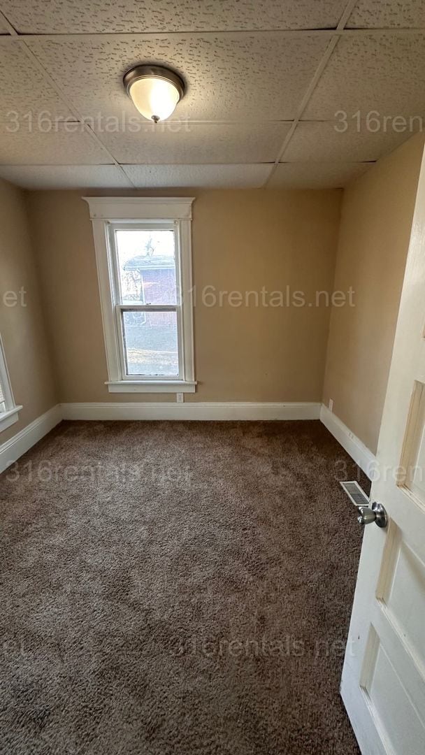 Building Photo - $925 - 2 bed 1 bath Single Family Home