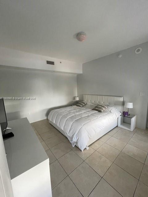 Building Photo - 3739 Collins Ave