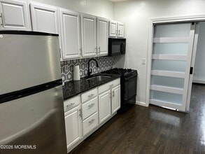 Building Photo - 63 Madison St