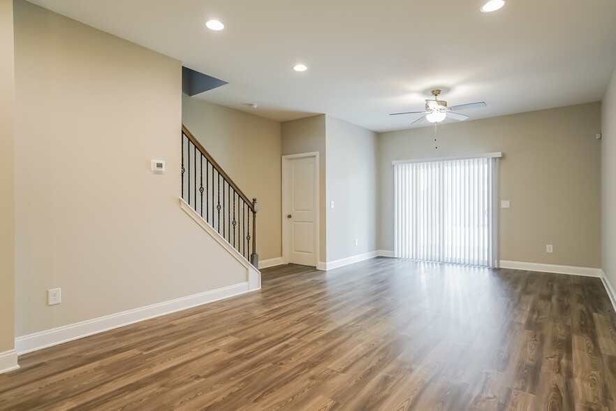 Building Photo - 2881 Summer Townes Wy