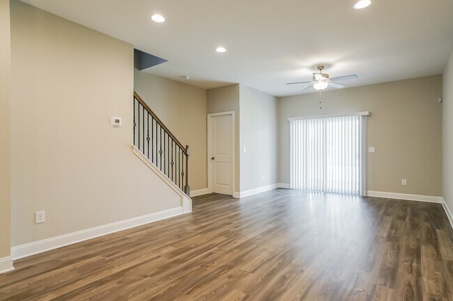 Building Photo - 7248 Bellacroft Dr