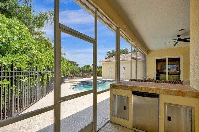 Building Photo - 15910 Lindbergh Ln