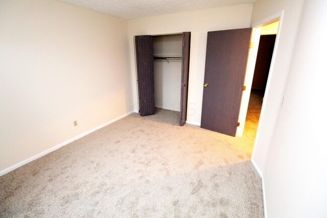 Building Photo - 4825 Dierker Rd