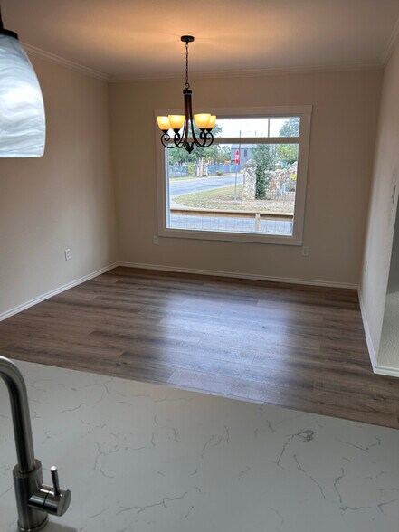 Building Photo - 502 Potomac St