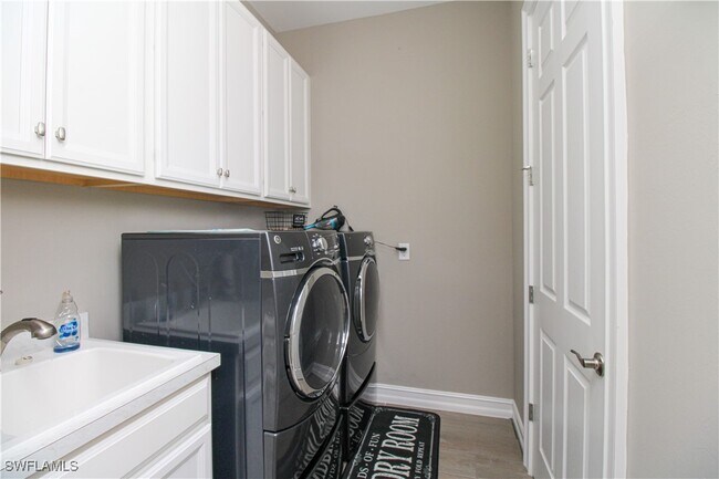 Building Photo - 14849 Windward Ln