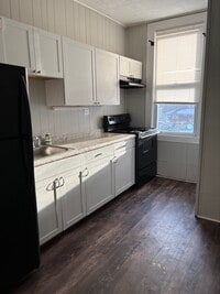 Building Photo - Millpond Manor