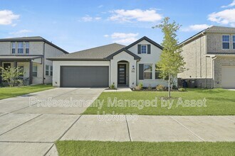 Building Photo - 702 Charity Dr