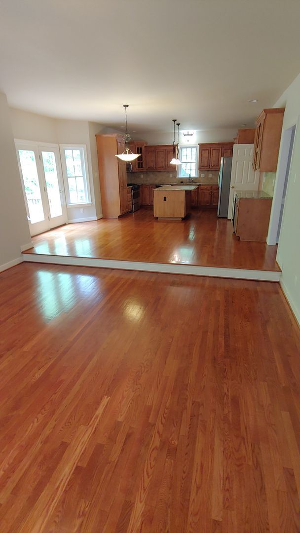 Building Photo - 3-4 BR / 2.5 BA Lovely Two-Story in The Highlands