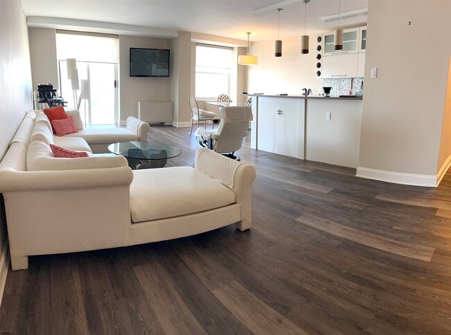 Building Photo - 101 S Plaza Pl