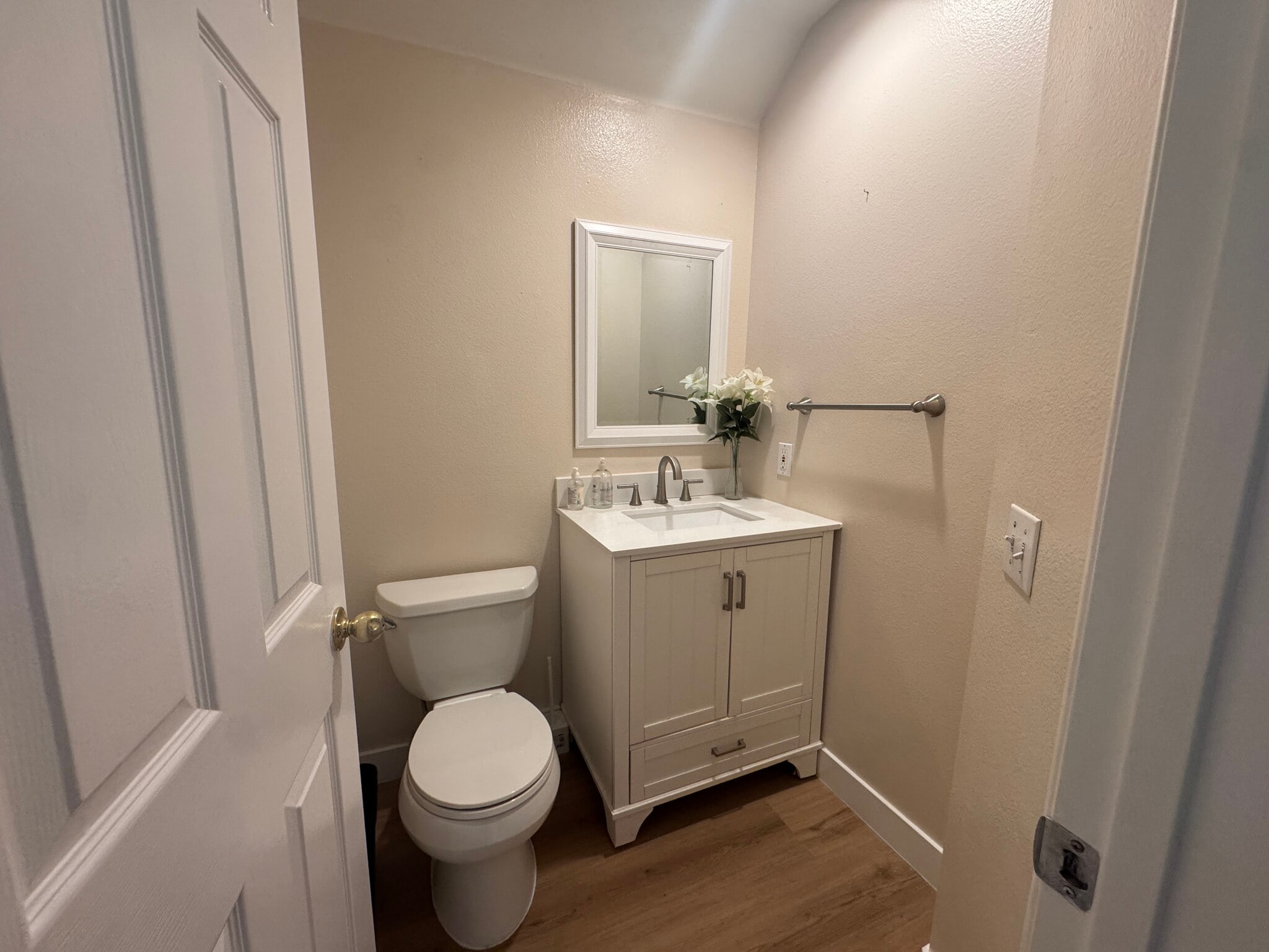Powder Room - 2834 Rolling Meadow Dr